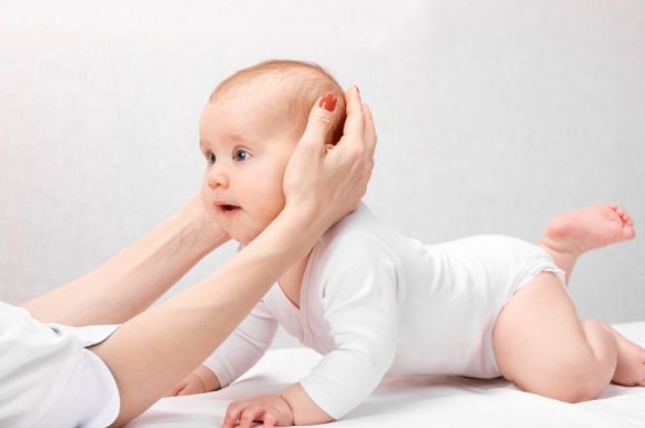 Ostéopathe pour le suivi du nourrisson après la naissance Châbons