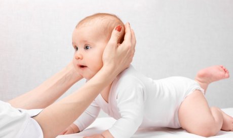 Ostéopathe pour le suivi du nourrisson après la naissance Châbons